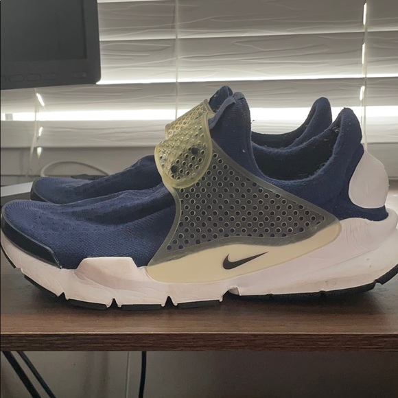 Nike Sock Dart - Picture 1 of 3